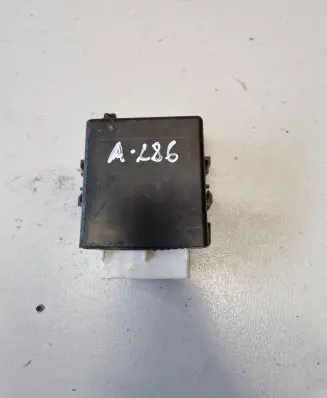 Toyota Prius (XW30) Window wiper relay 8594047020 4230001111