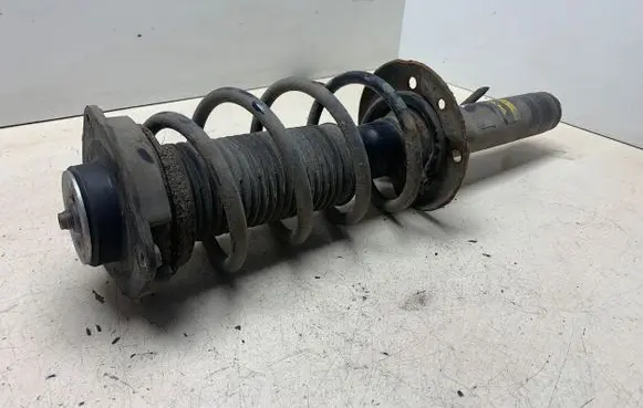 Volkswagen Golf VI Front shock absorber/damper J709