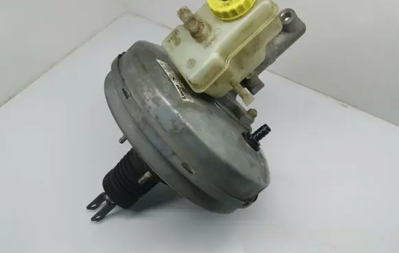 BMW 5 E39 Brake booster 1163515