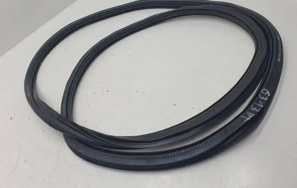 Skoda Octavia Mk4 Front door rubber seal 5E7867367B