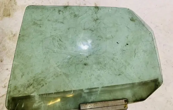 Ford Escort Rear door window glass 