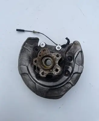 BMW 5 G30 G31 Rear wheel hub 6861801