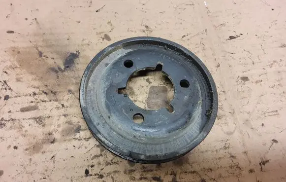 Peugeot 306 Water pump pulley 9611821380
