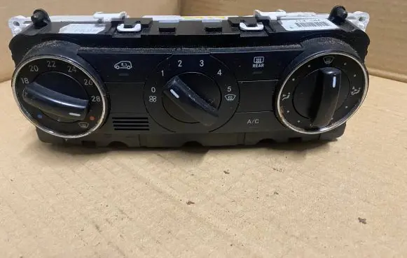 Mercedes-Benz A W169 Climate control unit A1698301785 69780012
