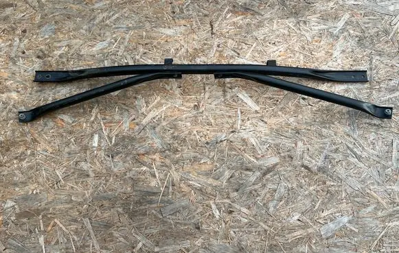 Other engine bay part