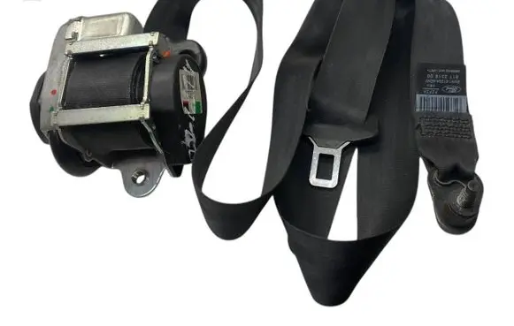 Ford Focus Front seatbelt BM5161294ADW 617231800