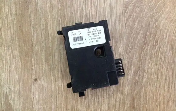 Volkswagen Golf V Steering angle sensor 1K0959654