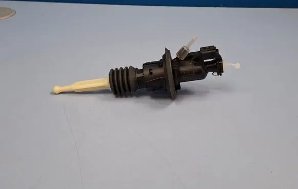 Peugeot Traveller Clutch master cylinder 9809425480