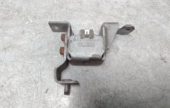 Mercedes-Benz C W204 Other engine bay part A2124900440