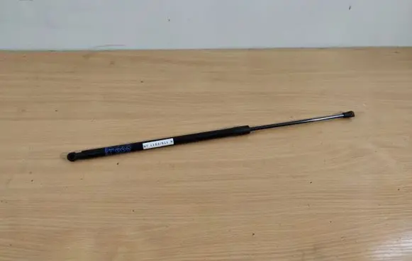 Opel Mokka Front bonnet/hood damper/strut 95095593