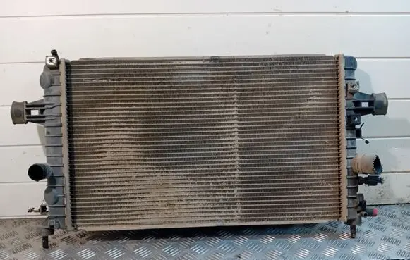 Opel Astra H Coolant radiator 13128818