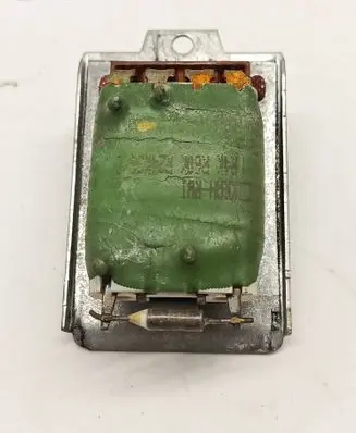 Volkswagen PASSAT B5 Heater blower motor/fan resistor 8D0959263 740245833F