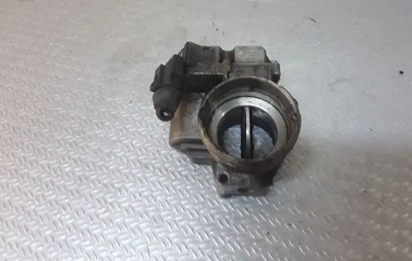 Audi A4 S4 B7 8E 8H Throttle valve 03G128063C