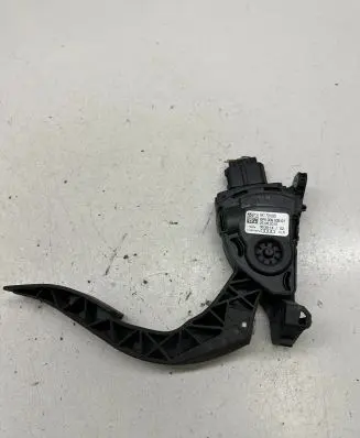 Audi A5 Sportback 8TA Accelerator throttle pedal 8K1723523 6PV00950501