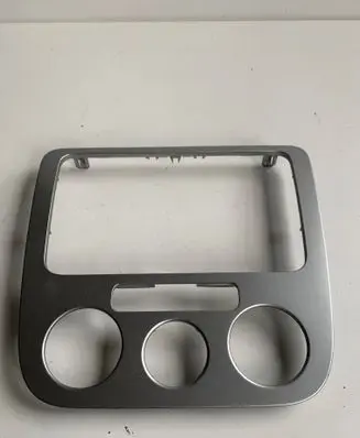 Volkswagen Scirocco Radio/GPS head unit trim 1Q0858071E 1Q0858069L