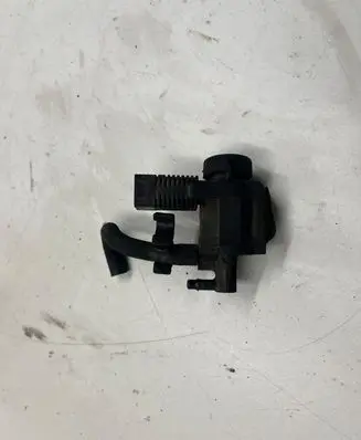 Volkswagen Touareg I Turbo solenoid valve 1J0906283C
