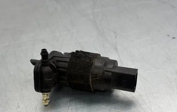 Audi A6 S6 C8 4K Windscreen/windshield washer pump 8K9955647