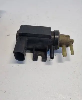 Volkswagen Touran I Turbo solenoid valve 1K0906627A 06T315 70086800