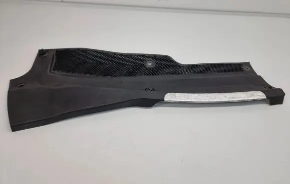 Land Rover Evoque II Wiper trim K8D2021B57AD