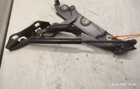 Jaguar XF Tailgate/trunk/boot hinge
