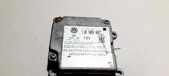 Volkswagen PASSAT B5 Airbag control unit/module 1j0909607 5wk4199
