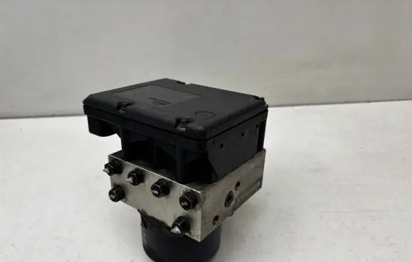 Volkswagen Golf IV ABS Pump 1J0907379G 1J0614117C