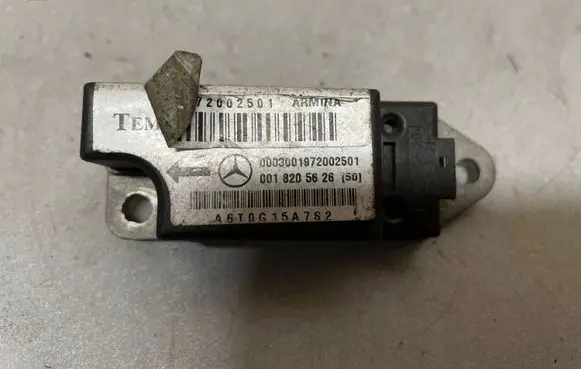 Mercedes-Benz E W210 Airbag deployment crash/impact sensor 0018205626