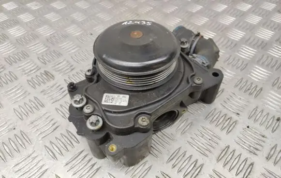 Mercedes-Benz C W204 Water pump A6512001901