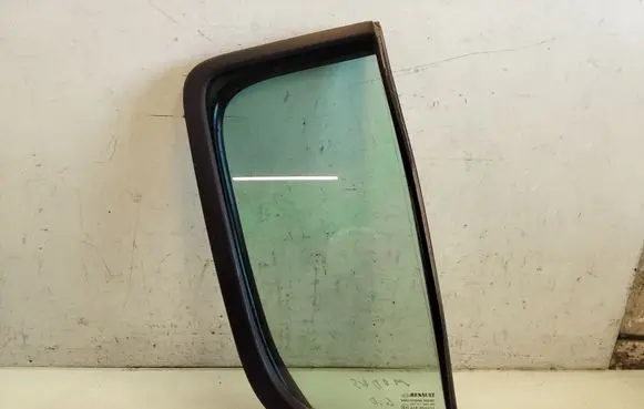 Renault Modus Rear vent window glass 43R000015