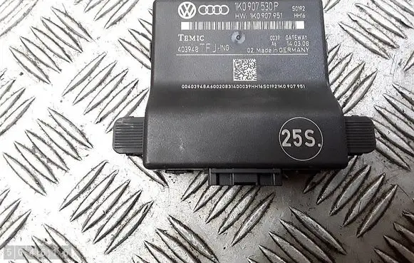 Skoda Octavia Mk2 (1Z) Gateway control module 1k0907530p 1k0907951