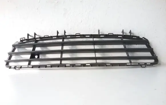 Opel Astra H Front bumper lower grill 24460271 375768702