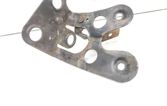 Volkswagen Touran I ABS pump bracket 