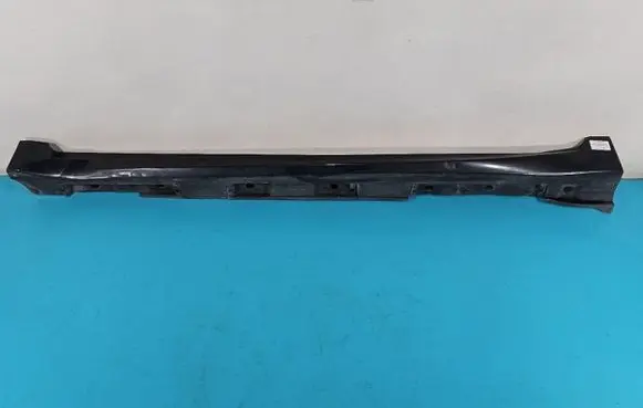 Foot area side trim