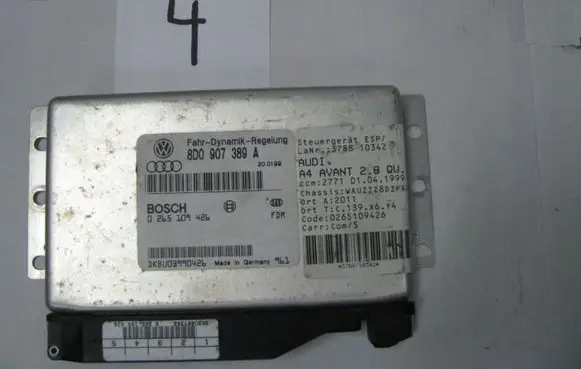 Audi A4 S4 B5 8D Engine control unit/module 0265109426 8DO907389A