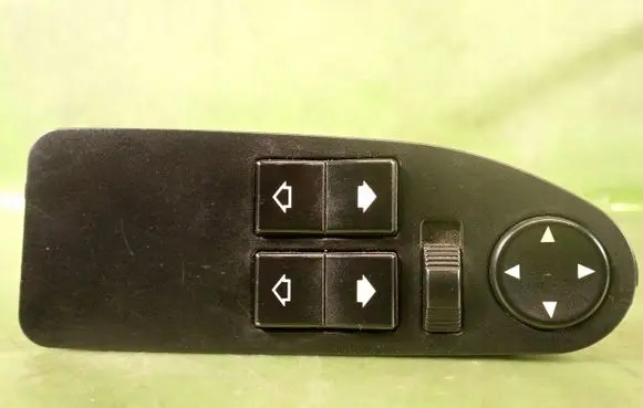 BMW 5 E39 Quarter vent window switch 8368988