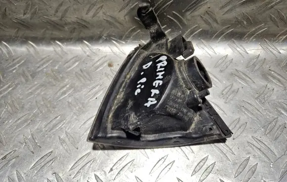 Nissan Primera Front indicator light 21024548 013191