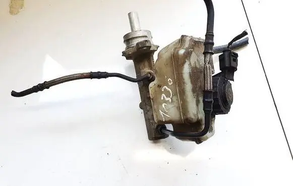 Volkswagen Golf Plus Master brake cylinder 1k1614019b