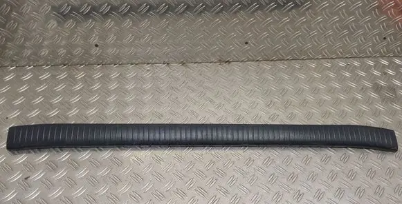 Trunk/boot sill cover protection