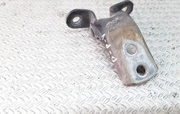 Pontiac Vibe Front door upper hinge