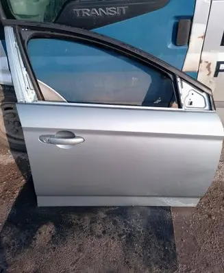 Ford Mondeo MK IV Front door 