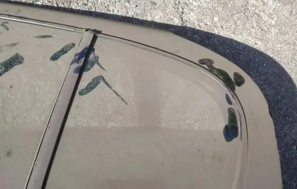 Nissan Almera N16 Rear vent window glass 