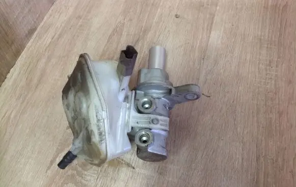 Peugeot 307 Master brake cylinder 0204051007