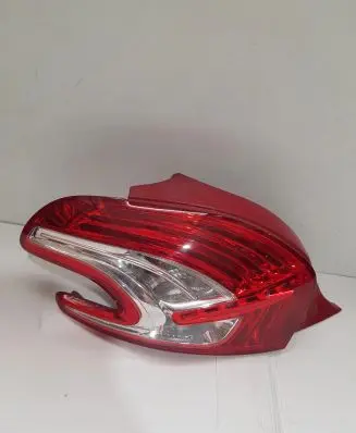 Peugeot 208 Rear/tail lights 967262828001