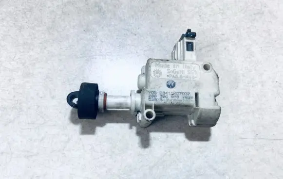 Volkswagen Golf V Central locking motor 3B0959782A
