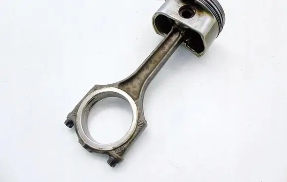 Audi A4 S4 B6 8E 8H Piston with connecting rod 82L84