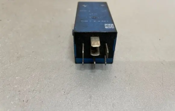 BMW 5 E39 Other relay 1383417