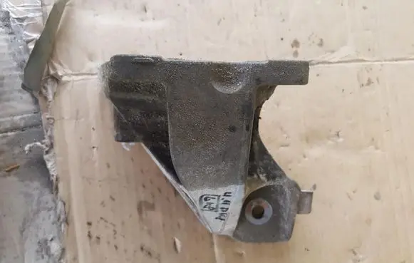Rover Land Rover Engine mount vacuum valve CPLA-6061-DB