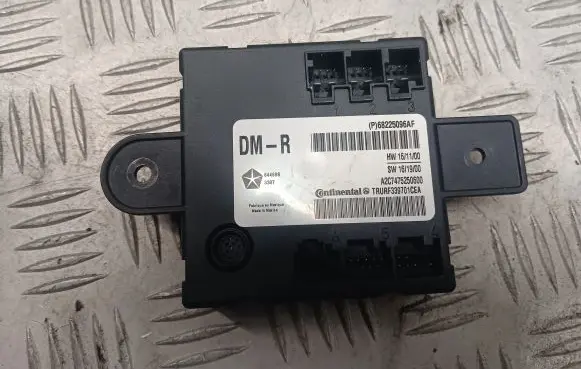 Chrysler Pacifica Sliding door control unit/module 68225096AF