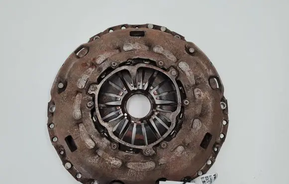 Volkswagen Golf V Pressure plate 03G141025F
