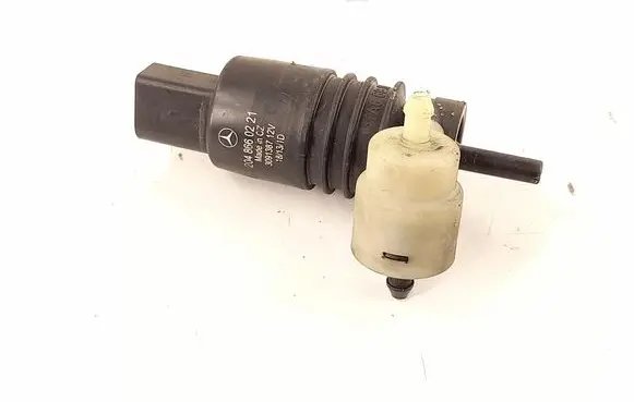 Mercedes-Benz C W204 Windshield washer spray nozzle 2048660221 3091387
